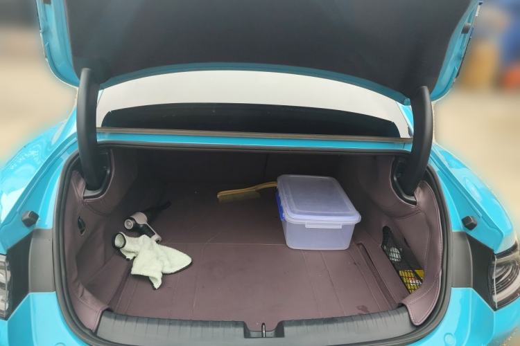 Used Xiaomi Auto SU7 2024 Four-Wheel Drive Ultra-Long Range Advanced Intelligent Driving Max Edition Trunk