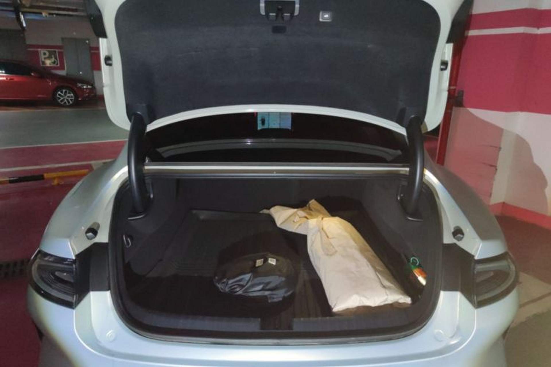 Used Xiaomi Auto SU7 2024 Rear-Drive Long-Range Intelligent Driving Version Trunk