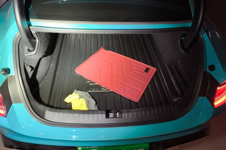 Used Xiaomi Auto SU7 2024 Rear-Drive Long-Range Intelligent Driving Version Trunk