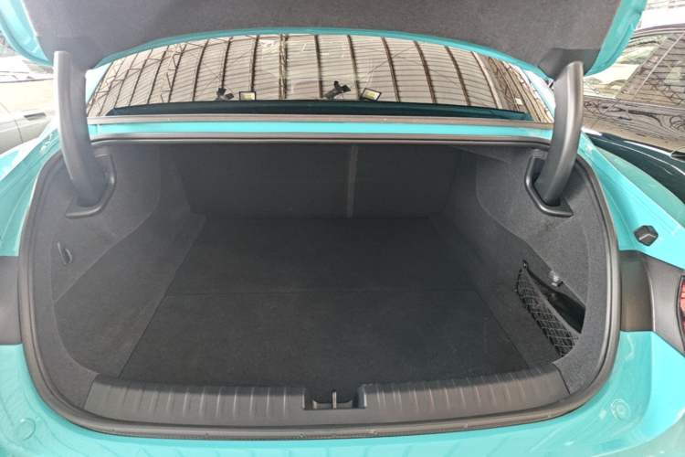 Used Xiaomi Auto SU7 2024 Four-Wheel Drive Ultra-Long Range Advanced Intelligent Driving Max Edition Trunk