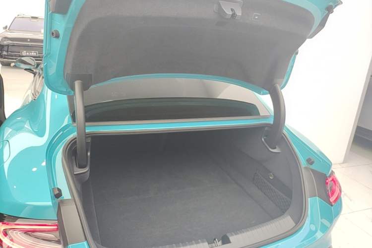 Used Xiaomi Auto SU7 2024 Rear-Drive Long-Range Intelligent Driving Version Trunk