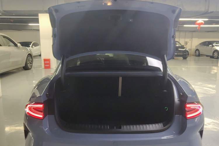 Used Xiaomi Auto SU7 2024 Four-Wheel-Drive Max Founder's Edition Trunk