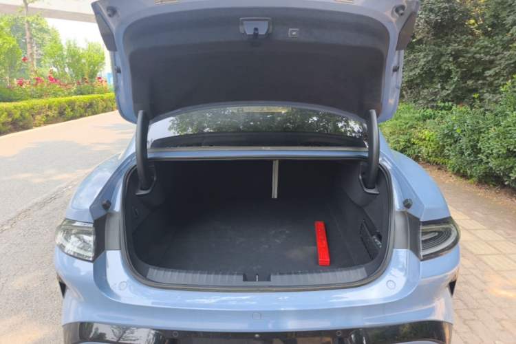 Used Xiaomi Auto SU7 2024 Rear-Drive Long-Range Intelligent Driving Version Trunk