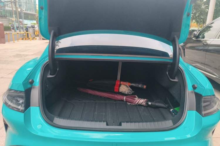 Used Xiaomi Auto SU7 2024 Four-Wheel-Drive Max Founder's Edition Trunk
