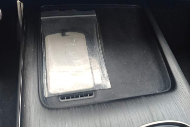 Used Xiaomi Auto SU7 2024 Four-Wheel Drive Ultra-Long Range Advanced Intelligent Driving Max Edition Vehicle Key