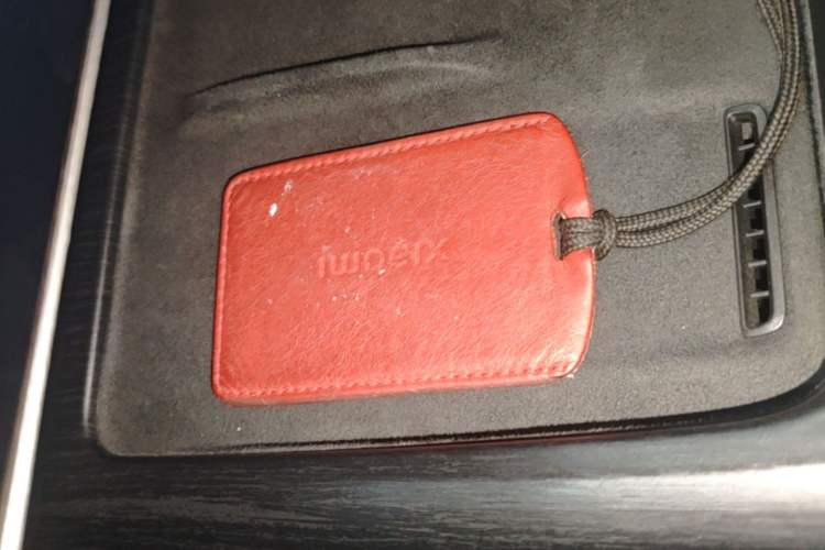 Used Xiaomi Auto SU7 2024 Rear-Drive Long-Range Intelligent Driving Version Vehicle Key
