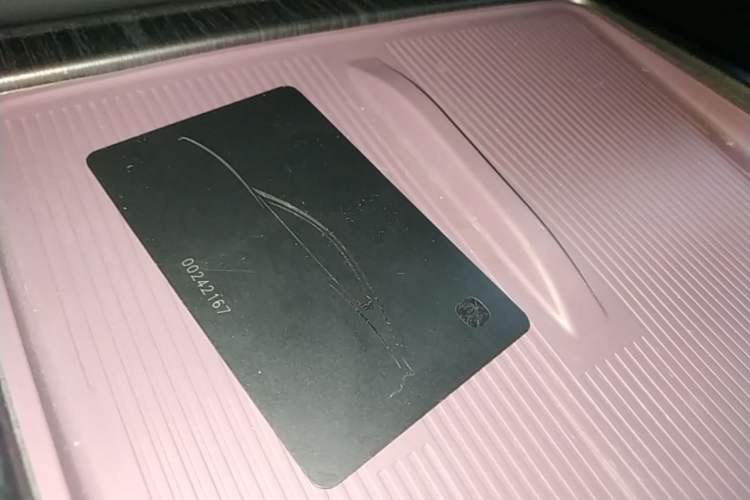 Used Xiaomi Auto SU7 2024 Rear-Drive Long-Range Intelligent Driving Version Vehicle Key