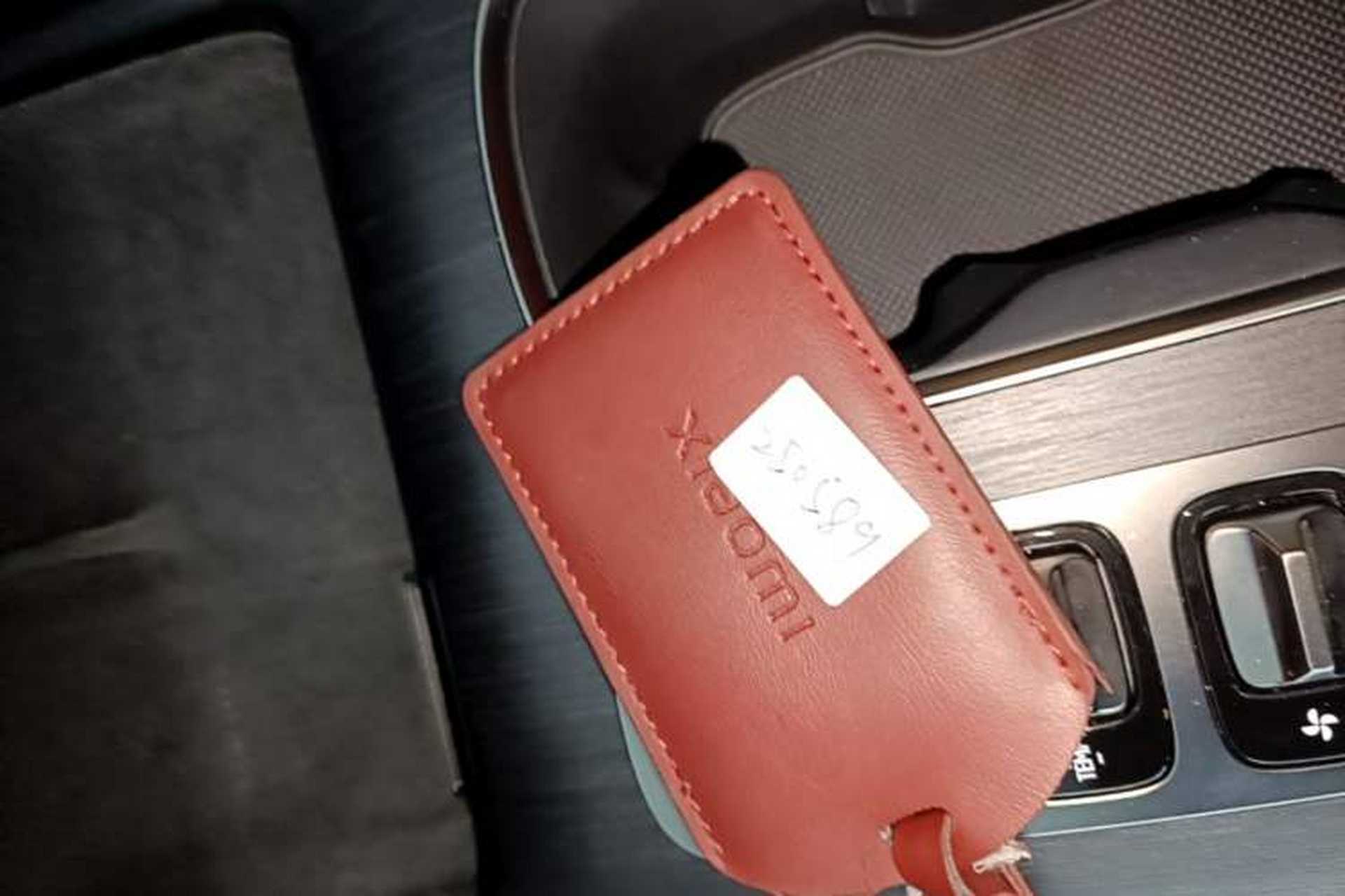 Used Xiaomi Auto SU7 2024 Four-Wheel Drive Ultra-Long Range Advanced Intelligent Driving Max Edition Vehicle Key