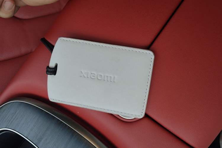 Used Xiaomi Auto SU7 2024 Four-Wheel Drive Ultra-Long Range Advanced Intelligent Driving Max Edition Vehicle Key