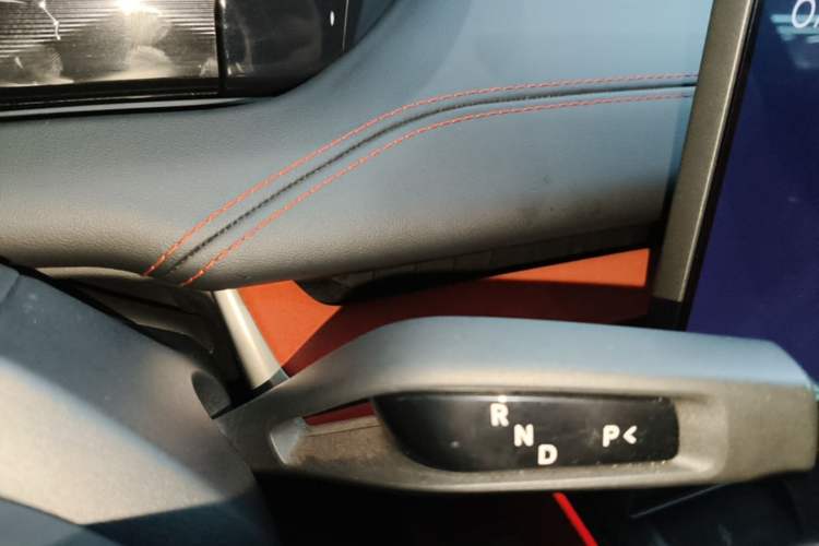 Used Xiaomi Auto SU7 2024 Four-Wheel-Drive Max Founder's Edition Gear Lever