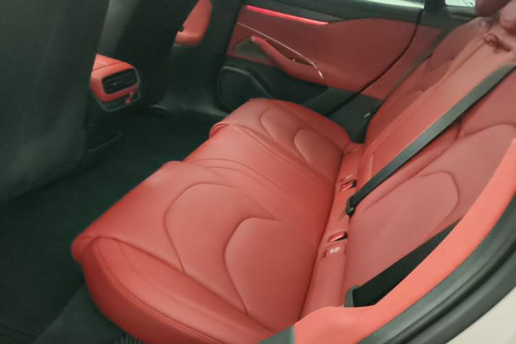 Used Xiaomi Auto SU7 2024 Four-Wheel-Drive Max Founder's Edition Left Rear Seat