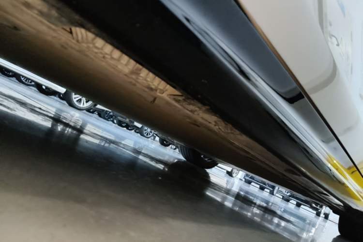 Used Xiaomi Auto SU7 2024 Four-Wheel-Drive Max Founder's Edition Left Side Sill