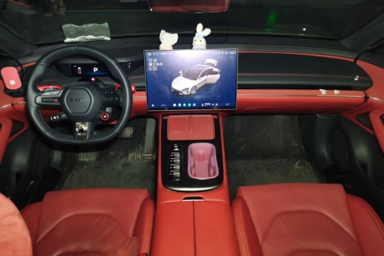 Used Xiaomi Auto SU7 2024 Rear-Drive Ultra-Long Range Advanced Pro-Level Intelligent Driving Version Center Console