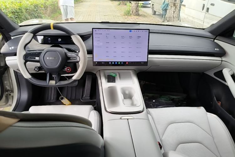 Used Xiaomi Auto SU7 2024 Rear-Drive Ultra-Long Range Advanced Pro-Level Intelligent Driving Version Center Console