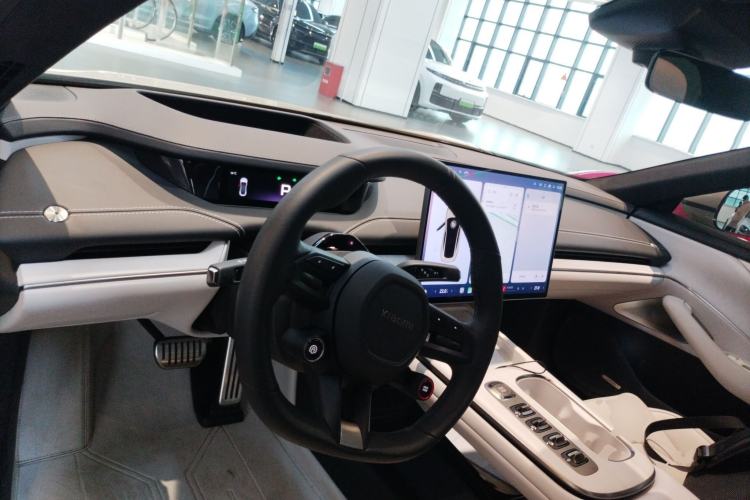 Used Xiaomi Auto SU7 2024 Four-Wheel Drive Ultra-Long Range Advanced Intelligent Driving Max Edition Center Console
