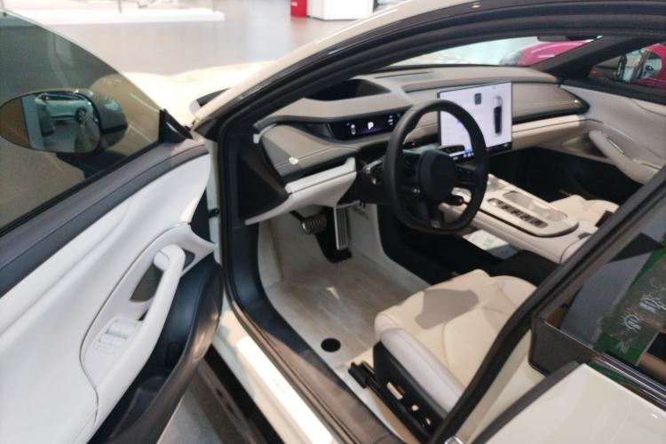 Used Xiaomi Auto SU7 2024 Four-Wheel Drive Ultra-Long Range Advanced Intelligent Driving Max Edition Driver Seat