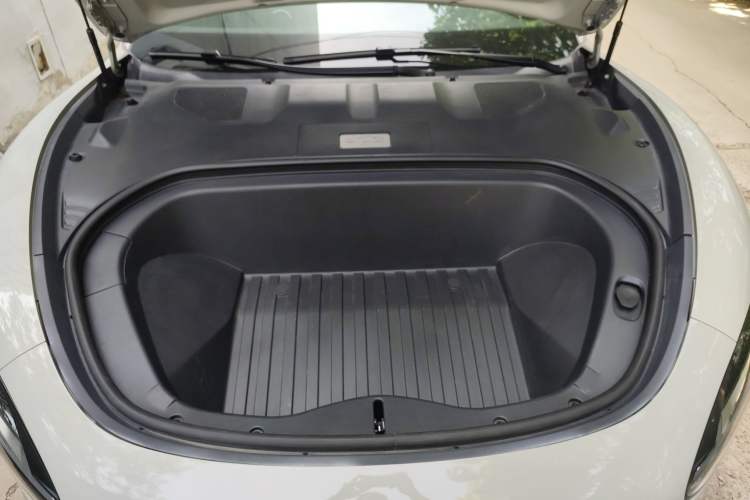 Used Xiaomi Auto SU7 2024 Rear-Drive Long-Range Intelligent Driving Version Engine Bay