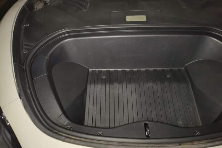 Used Xiaomi Auto SU7 2024 Rear-Drive Ultra-Long Range Advanced Pro-Level Intelligent Driving Version Engine Bay Right