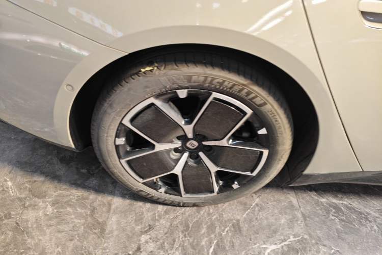 Used Xiaomi Auto SU7 2024 Rear-Drive Standard Founder Edition Exterior 1