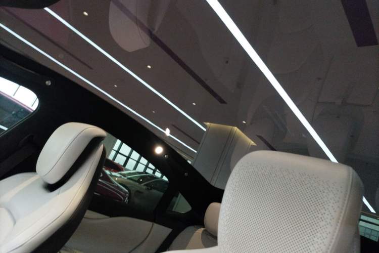 Used Xiaomi Auto SU7 2024 Four-Wheel Drive Ultra-Long Range Advanced Intelligent Driving Max Edition Headliner