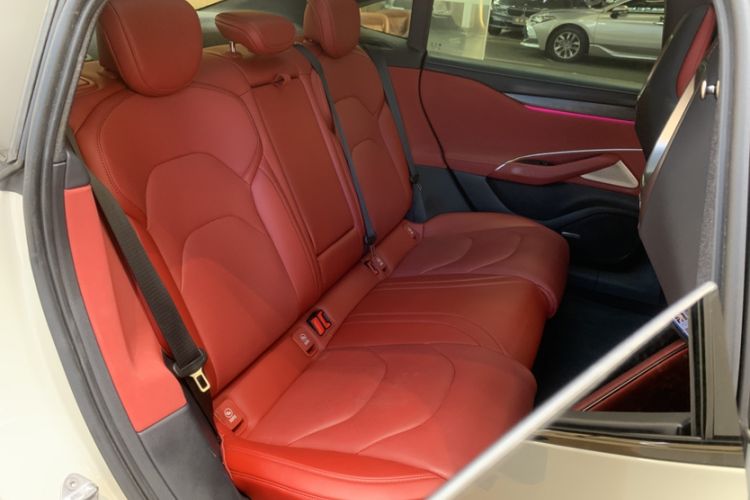 Used Xiaomi Auto SU7 2024 Rear-Drive Standard Founder Edition Interior 1