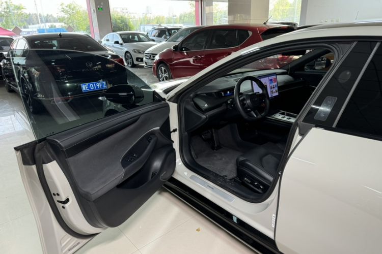 Used Xiaomi Auto SU7 2024 Rear-Drive Long-Range Intelligent Driving Version Interior 10