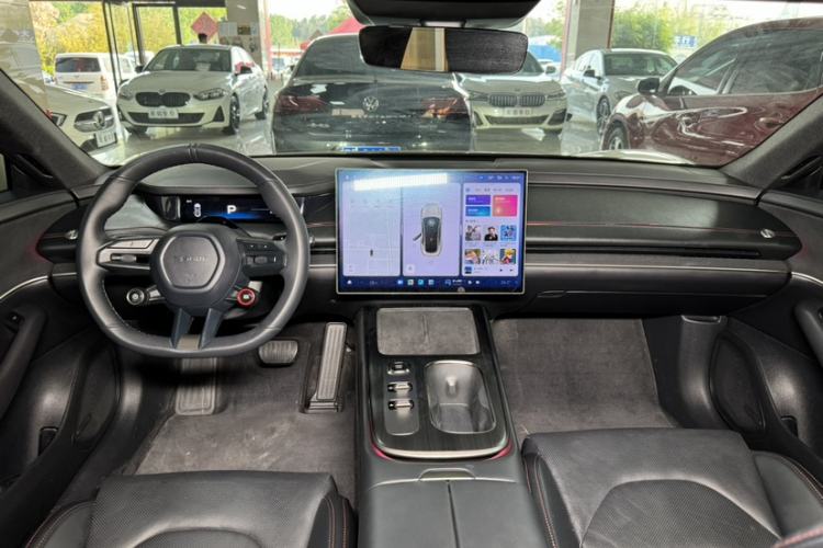 Used Xiaomi Auto SU7 2024 Rear-Drive Long-Range Intelligent Driving Version Interior 3