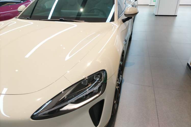 Used Xiaomi Auto SU7 2024 Four-Wheel Drive Ultra-Long Range Advanced Intelligent Driving Max Edition Left Front Headlight