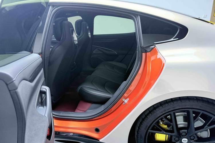 Used Xiaomi Auto SU7 2024 Four-Wheel Drive Ultra-Long Range Advanced Intelligent Driving Max Edition Left Rear Seat