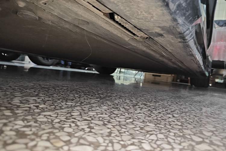 Used Xiaomi Auto SU7 2024 Rear-Drive Long-Range Intelligent Driving Version Left Side Sill