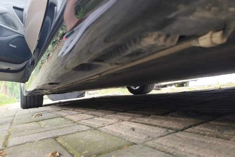 Used Xiaomi Auto SU7 2024 Rear-Drive Ultra-Long Range Advanced Pro-Level Intelligent Driving Version Left Side Sill