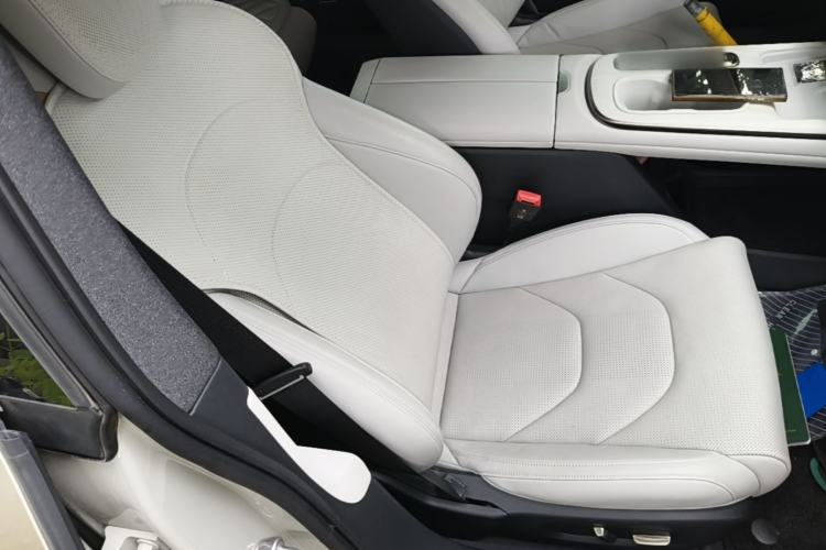 Used Xiaomi Auto SU7 2024 Rear-Drive Ultra-Long Range Advanced Pro-Level Intelligent Driving Version Right Front Seat