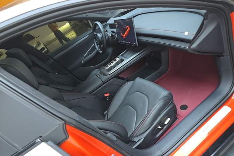 Used Xiaomi Auto SU7 2024 Four-Wheel Drive Ultra-Long Range Advanced Intelligent Driving Max Edition Right Front Seat