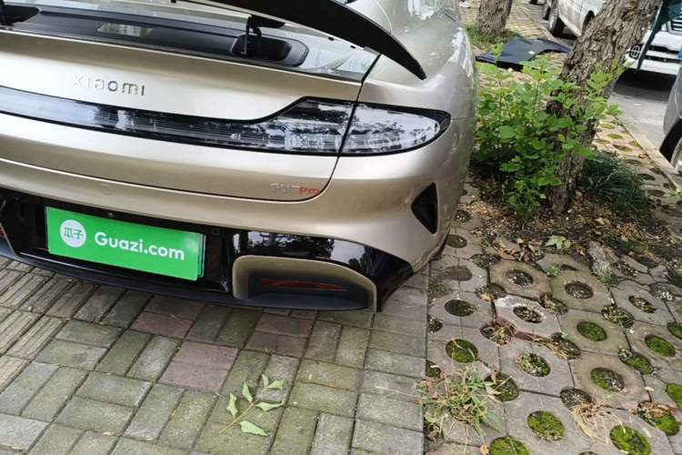 Used Xiaomi Auto SU7 2024 Rear-Drive Ultra-Long Range Advanced Pro-Level Intelligent Driving Version Right Rear Taillight