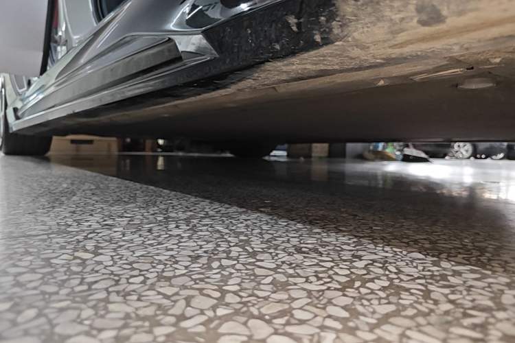 Used Xiaomi Auto SU7 2024 Rear-Drive Long-Range Intelligent Driving Version Right Side Sill