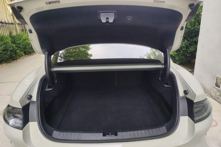 Used Xiaomi Auto SU7 2024 Rear-Drive Long-Range Intelligent Driving Version Trunk