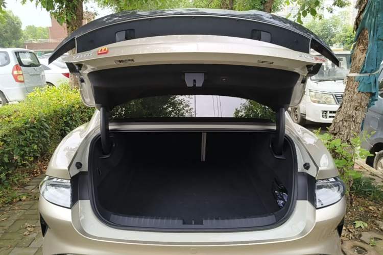 Used Xiaomi Auto SU7 2024 Rear-Drive Ultra-Long Range Advanced Pro-Level Intelligent Driving Version Trunk