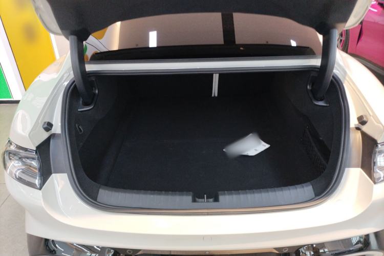 Used Xiaomi Auto SU7 2024 Four-Wheel Drive Ultra-Long Range Advanced Intelligent Driving Max Edition Trunk