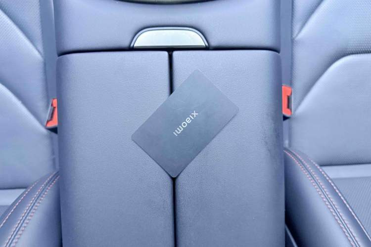 Used Xiaomi Auto SU7 2024 Four-Wheel Drive Ultra-Long Range Advanced Intelligent Driving Max Edition Vehicle Key