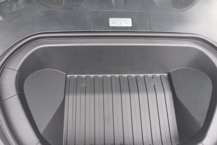 Used Xiaomi Auto SU7 2024 Rear-Drive Long-Range Intelligent Driving Version Engine Bay