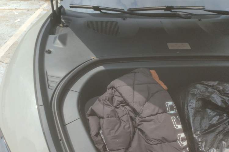 Used Xiaomi Auto SU7 2024 Rear-Drive Ultra-Long Range Advanced Pro-Level Intelligent Driving Version Engine Bay Right