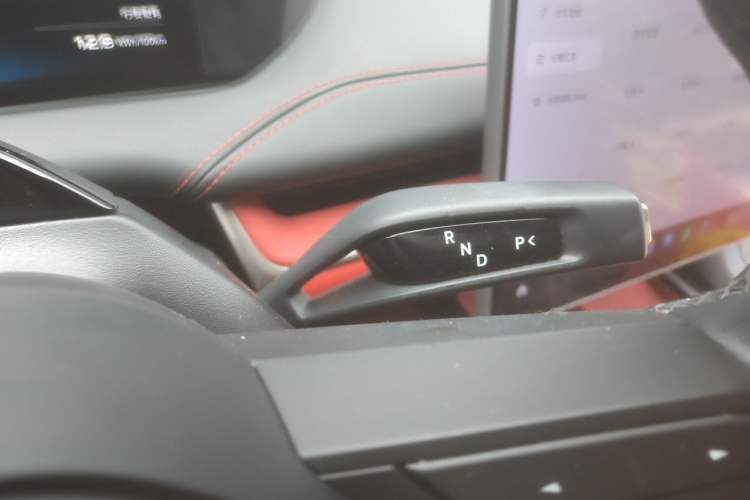Used Xiaomi Auto SU7 2024 Rear-Drive Ultra-Long Range Advanced Pro-Level Intelligent Driving Version Gear Lever