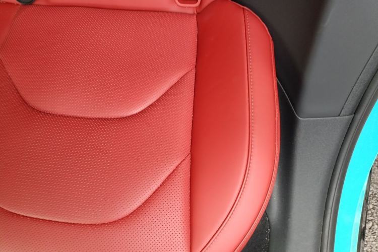 Used Xiaomi Auto SU7 2024 Four-Wheel Drive Ultra-Long Range Advanced Intelligent Driving Max Edition Left Rear Seat