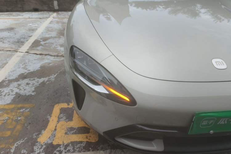 Used Xiaomi Auto SU7 2024 Rear-Drive Ultra-Long Range Advanced Pro-Level Intelligent Driving Version Right Front Headlight