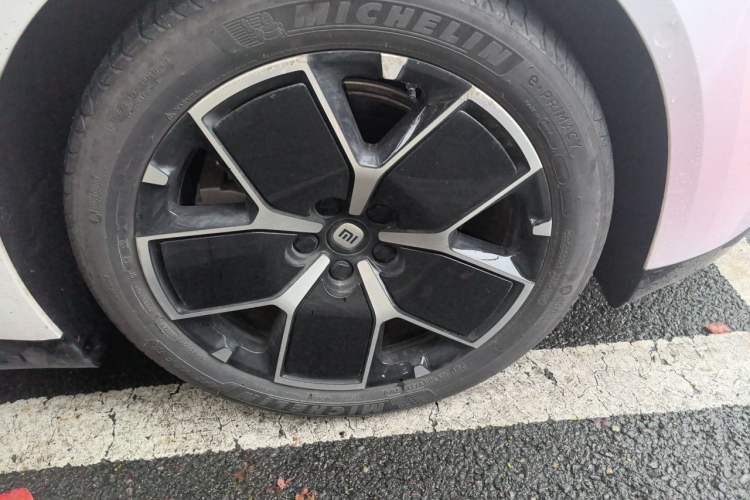 Used Xiaomi Auto SU7 2024 Rear-Drive Long-Range Intelligent Driving Version Right Front Wheel Hub