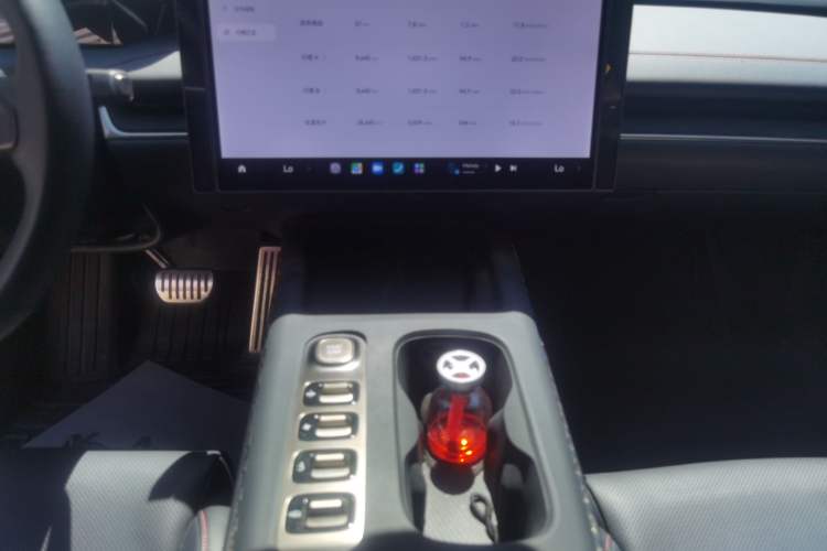 Used Xiaomi Auto SU7 2024 Four-Wheel-Drive Max Founder's Edition Audio And AC Panel