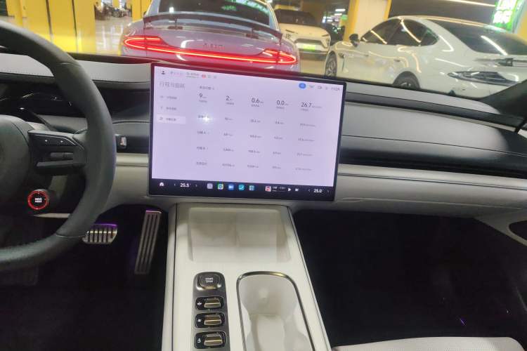 Used Xiaomi Auto SU7 2024 Four-Wheel Drive Ultra-Long Range Advanced Intelligent Driving Max Edition Audio And AC Panel