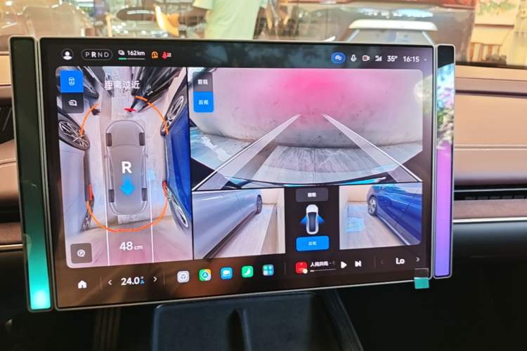 Used Xiaomi Auto SU7 2024 Four-Wheel Drive Ultra-Long Range Advanced Intelligent Driving Max Edition Audio And AC Panel