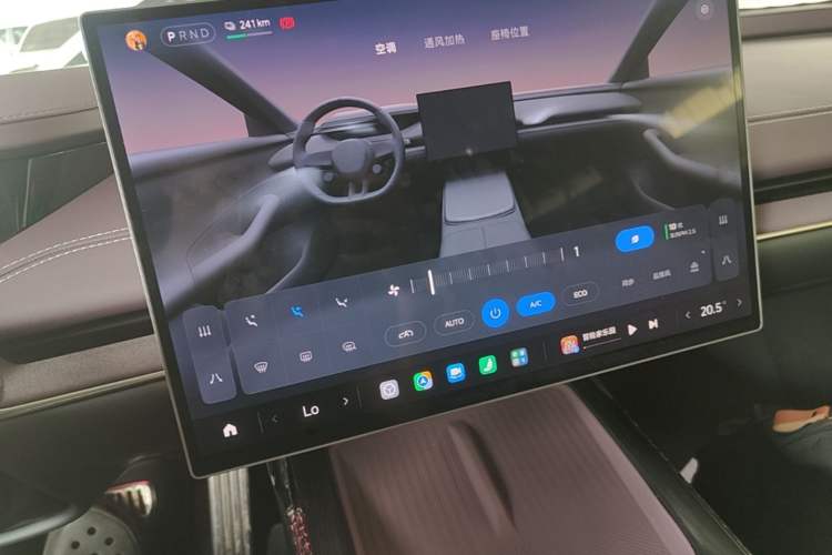 Used Xiaomi Auto SU7 2024 Four-Wheel Drive Ultra-Long Range Advanced Intelligent Driving Max Edition Audio And AC Panel
