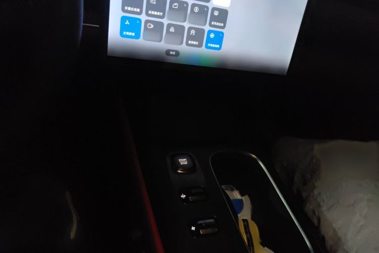 Used Xiaomi Auto SU7 2024 Rear-Drive Long-Range Intelligent Driving Version Audio And AC Panel